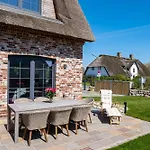 Reethuis-Am-Dorfteich-Ferienhaus-Stephanie-01